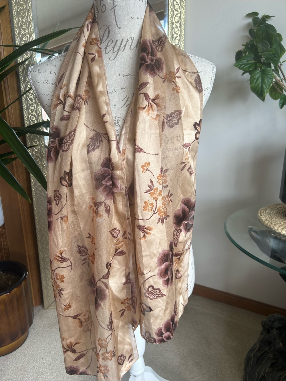 MADE IN ITALY DANIER Floral Satin Scarf in Champagne and Mauve